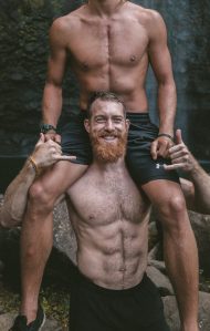 due uomini fan dei gay dramas in sardegna, le migliori songs e series nel gay space