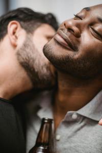 storia in segreto lgbt cosa significa e come scoprirlo in questa serie lgbt di racconti erotici brevi gay per donne con tradimenti